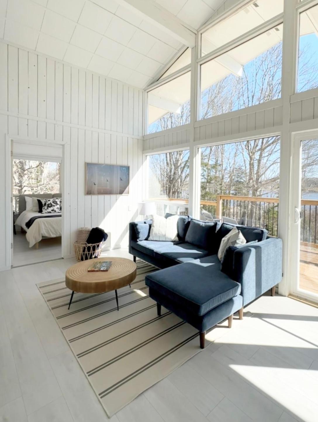 Blissful Oceanfront Cottage In Port Mouton エクステリア 写真