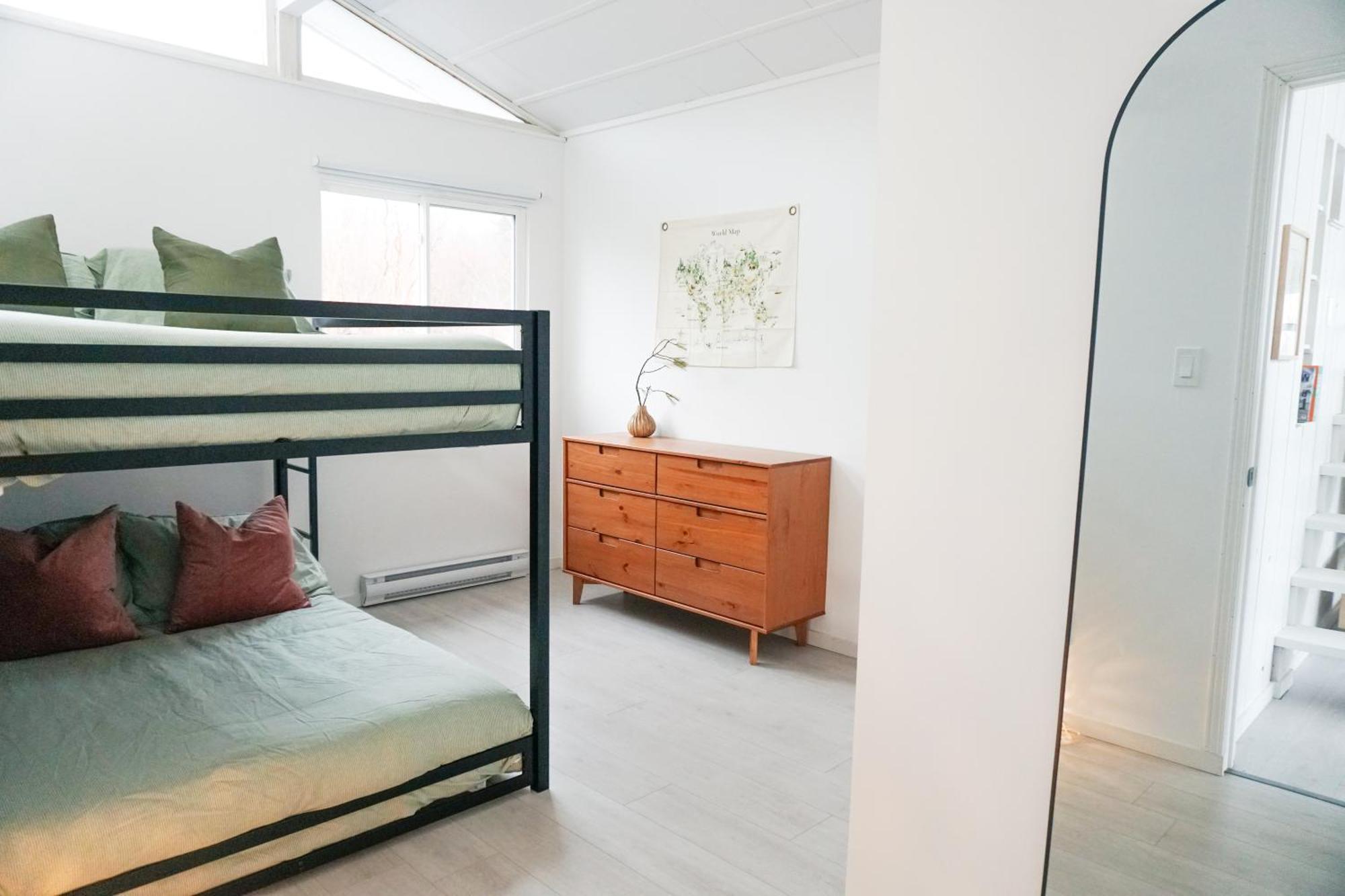 Blissful Oceanfront Cottage In Port Mouton エクステリア 写真