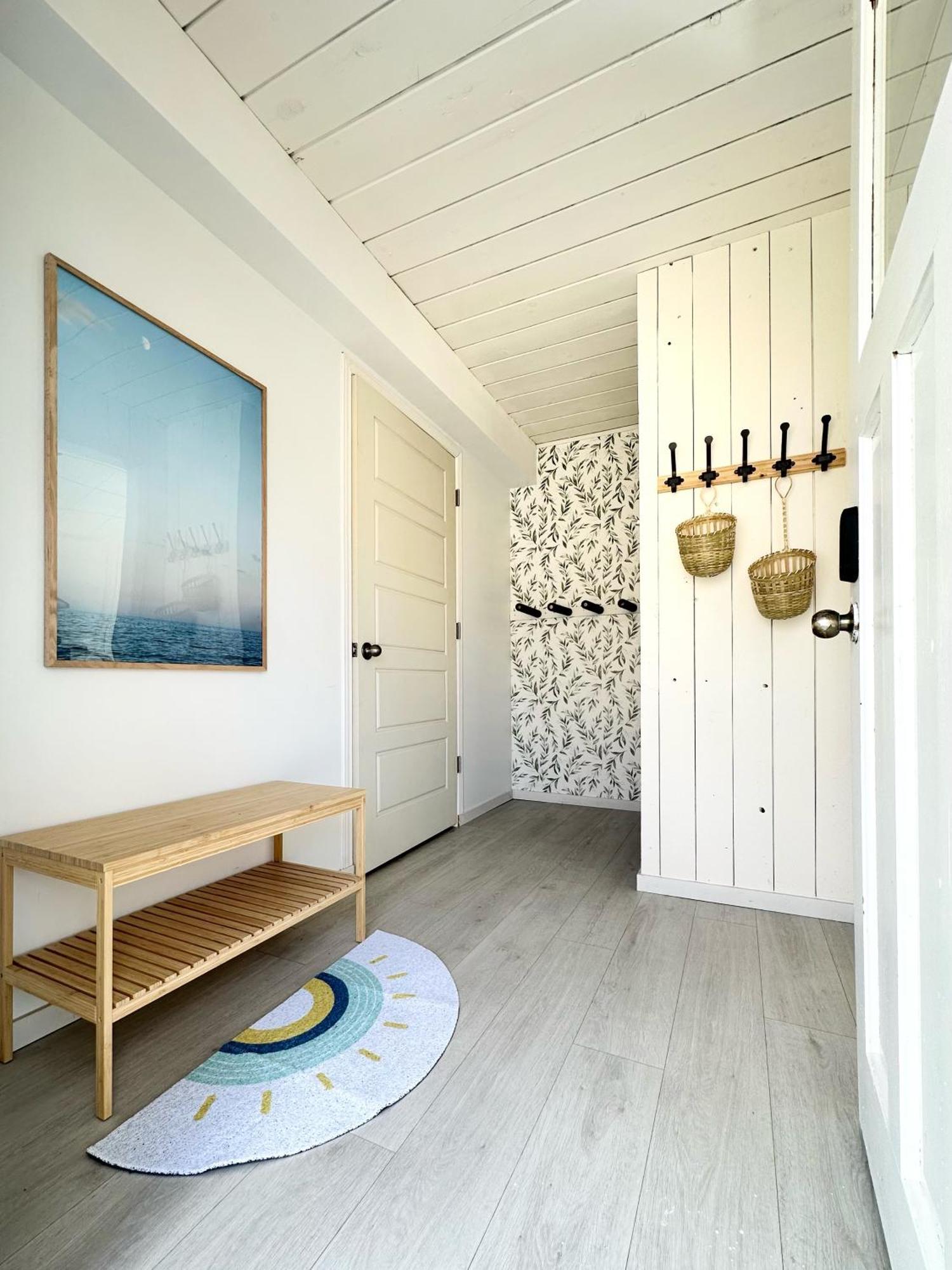 Blissful Oceanfront Cottage In Port Mouton エクステリア 写真